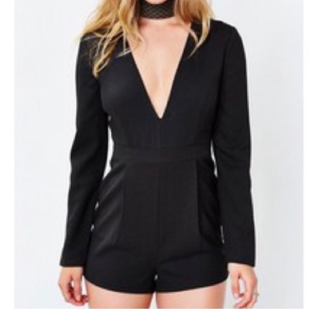 Urban Outfitters Silence + Noise Black V Neck Long Sleeve Shorts Romper Small
